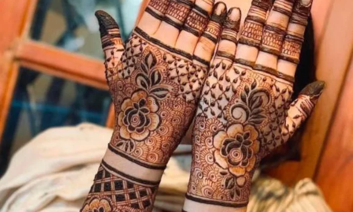 Mehandi Artist Nidhi